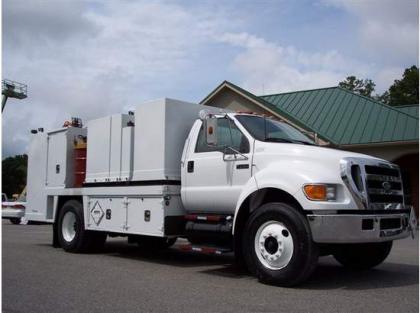 2004 FORD F750 1