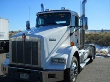 2010 KENWORTH T800 CONVENTIONAL DAY CAB
